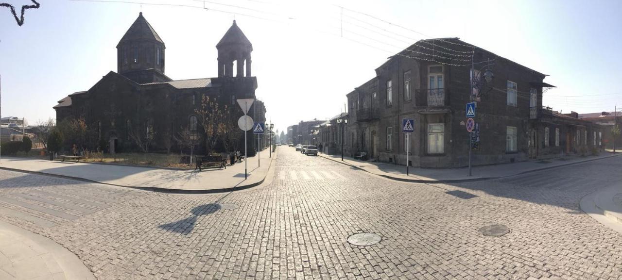 Hotel Posutochny Gostevoi Dom Gyumri Exterior foto